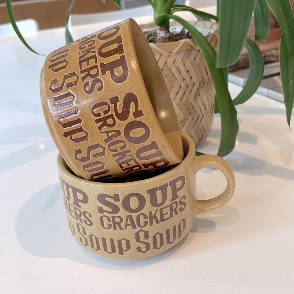 *Vintage* One pair of Soup mugs. EUC